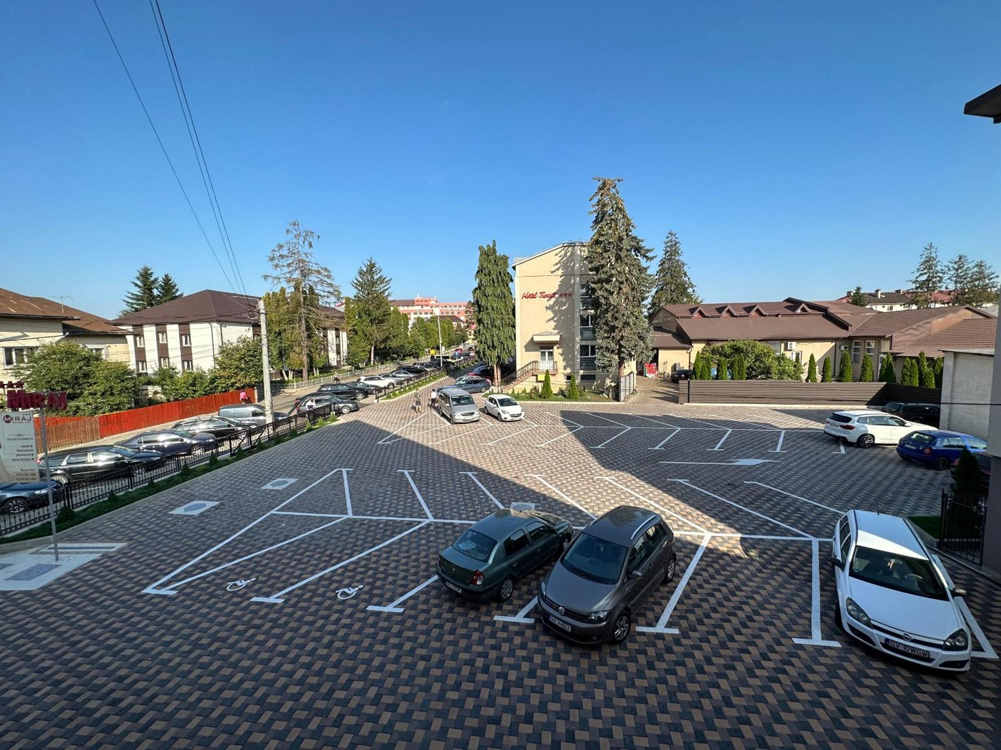 Hotel Turist Fălticeni Zewnętrze zdjęcie