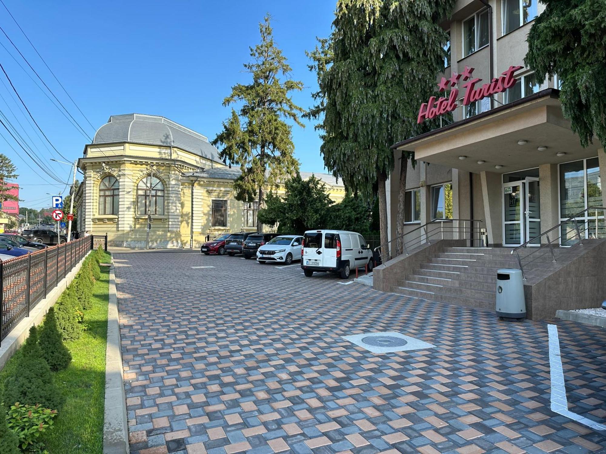 Hotel Turist Fălticeni Zewnętrze zdjęcie