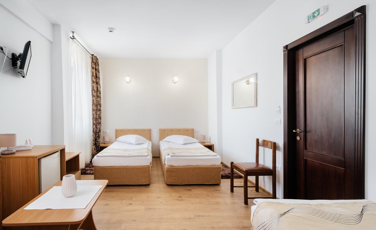 Hotel Turist Fălticeni Zewnętrze zdjęcie